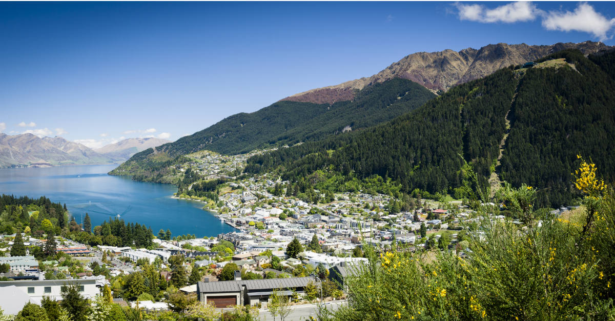 Located in the Southern hemisphere, Queenstown is bright and sunny during the holidays.