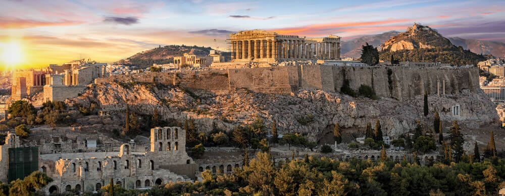 Ruins and history make Greece a top travel destination. See them without worries with Passport Health's travel vaccines and advice.