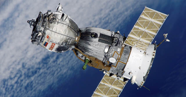 Microgravity changes how bacteria and viruses interact and evolve.