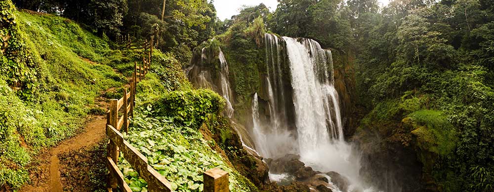 Waterfalls and more provide must-see vistas for travelers to Honduras. See them worry-free with advice, medications and more from Passport Health.
